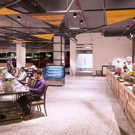 Regenta Central Hotel & Convention Centre Nagpur Ngoại thất bức ảnh