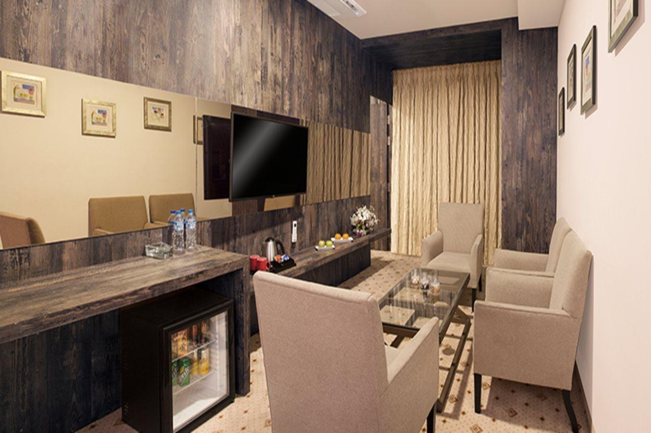 Regenta Central Hotel & Convention Centre Nagpur Ngoại thất bức ảnh