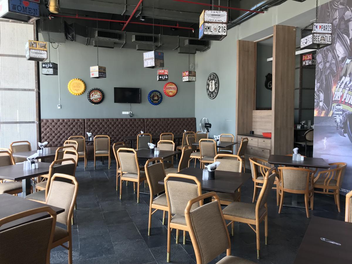 Regenta Central Hotel & Convention Centre Nagpur Ngoại thất bức ảnh
