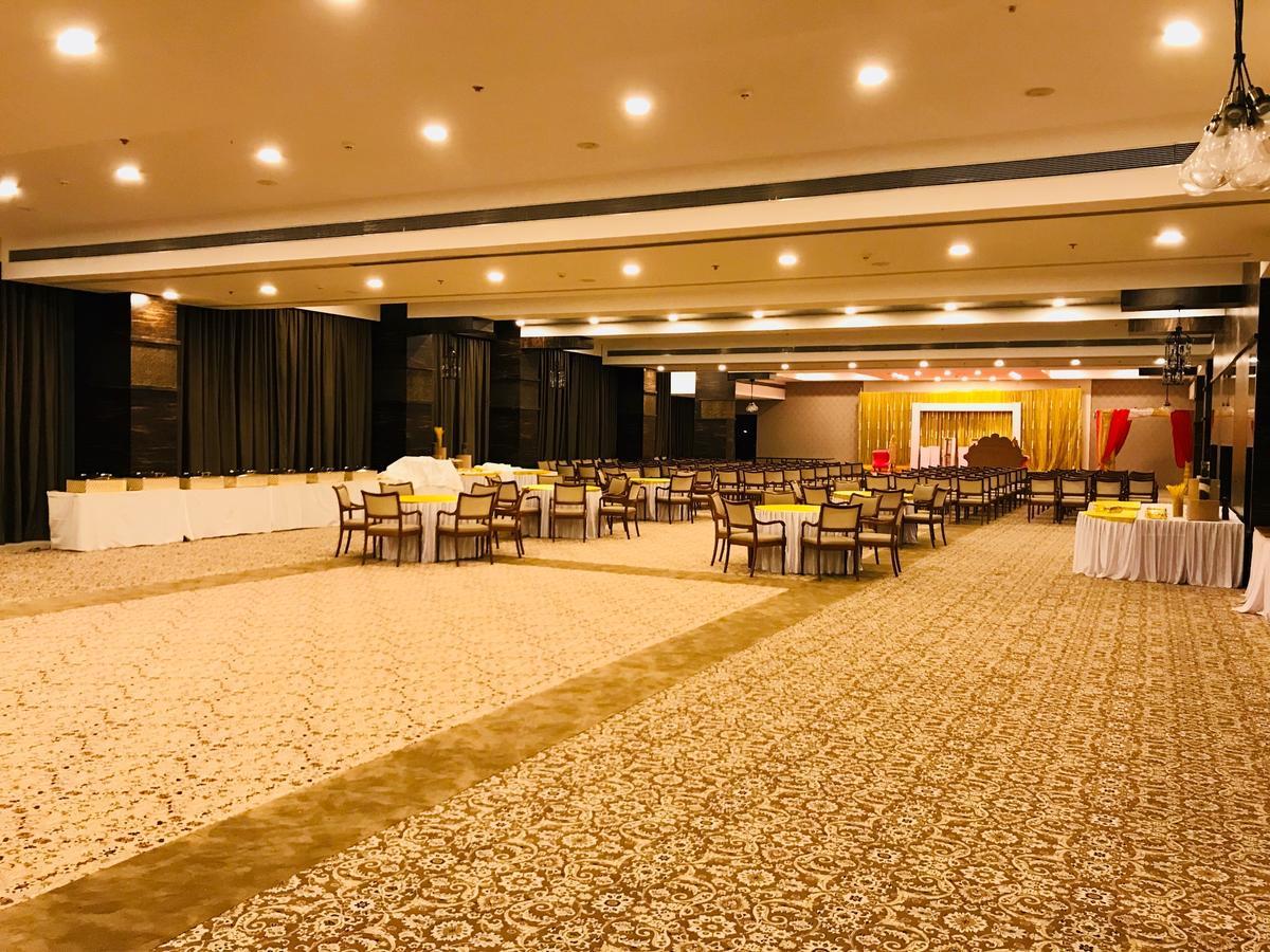 Regenta Central Hotel & Convention Centre Nagpur Ngoại thất bức ảnh