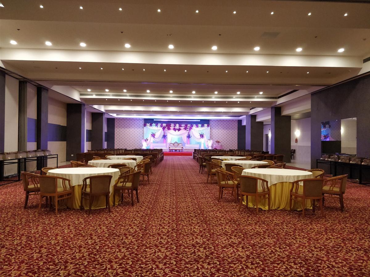 Regenta Central Hotel & Convention Centre Nagpur Ngoại thất bức ảnh