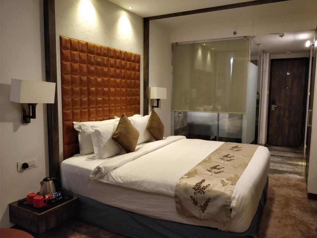 Regenta Central Hotel & Convention Centre Nagpur Ngoại thất bức ảnh
