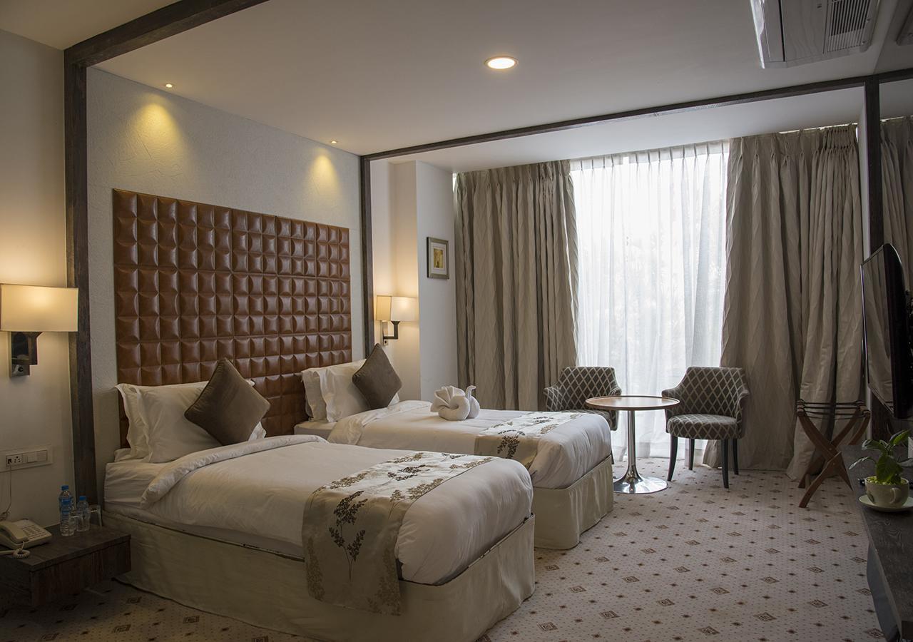 Regenta Central Hotel & Convention Centre Nagpur Ngoại thất bức ảnh