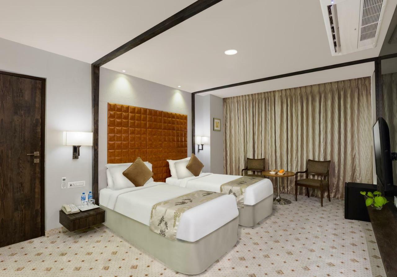 Regenta Central Hotel & Convention Centre Nagpur Ngoại thất bức ảnh