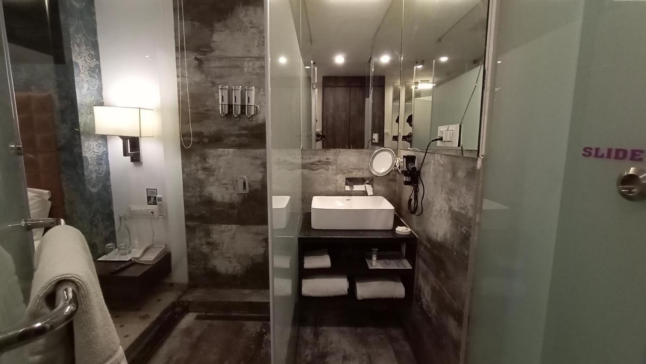 Regenta Central Hotel & Convention Centre Nagpur Ngoại thất bức ảnh