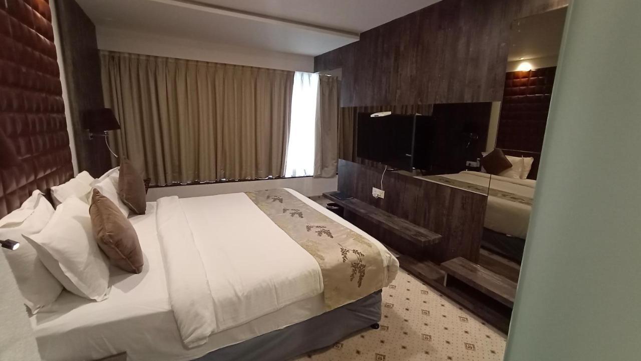 Regenta Central Hotel & Convention Centre Nagpur Ngoại thất bức ảnh